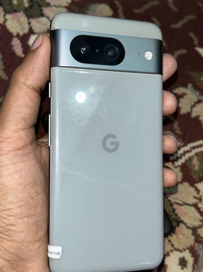 Google Pixel 8 4