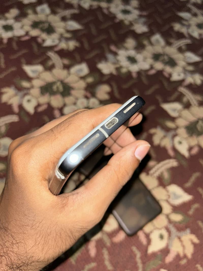 Google Pixel 8 5