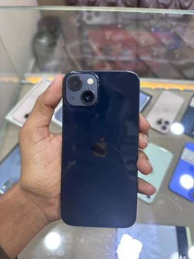 Apple iPhone 13