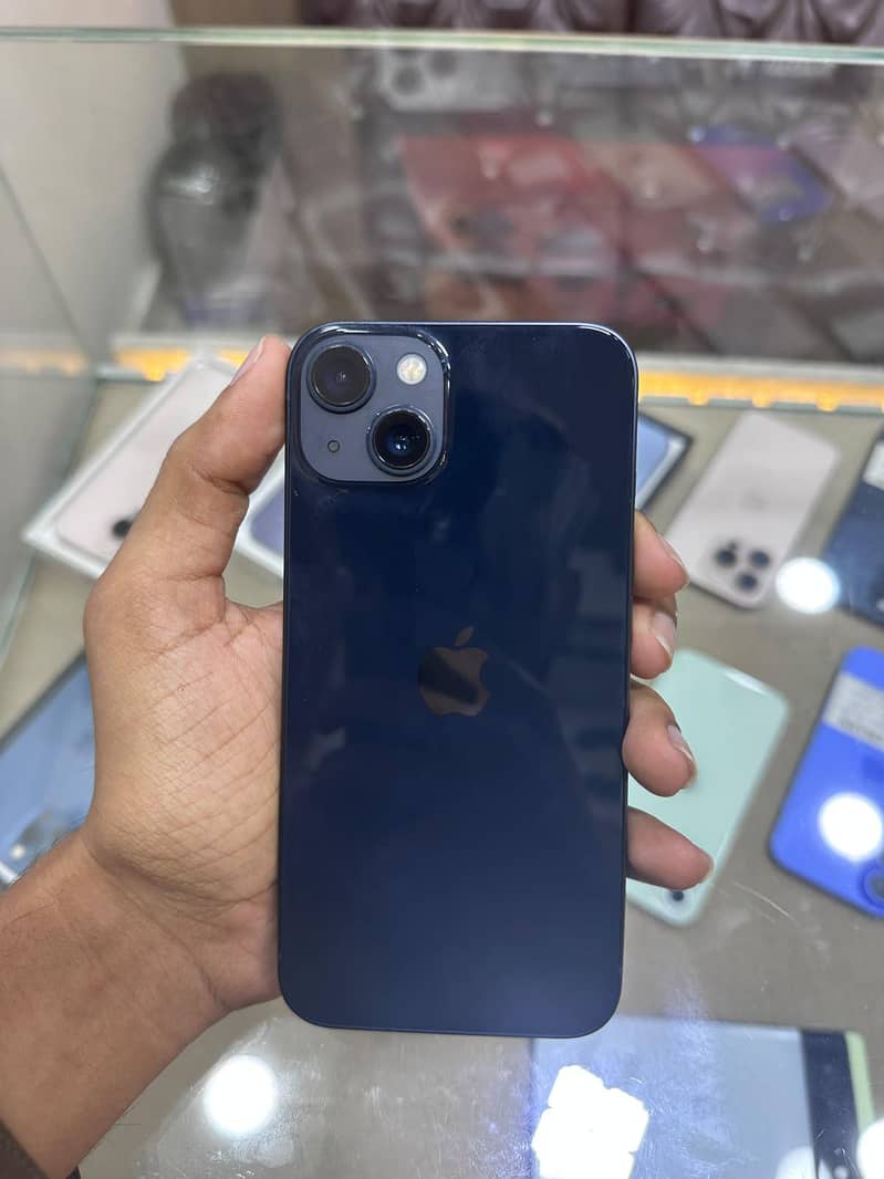 Apple iPhone 13 0