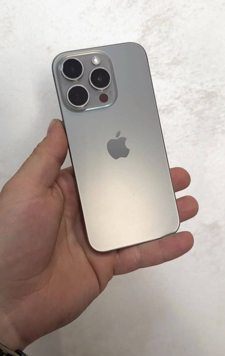 Apple iPhone 15 Pro 0