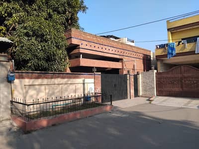 Garden Town investor rate 1 kanal House for sale