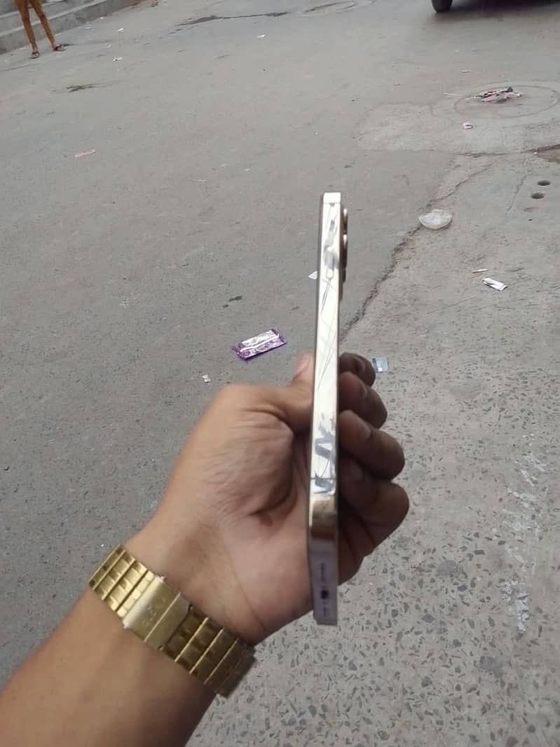 Apple iPhone 12 Pro Max 1