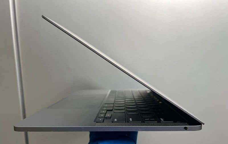 Apple MacBook Pro M2 2