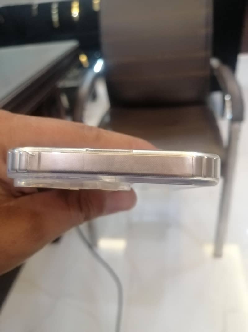 Apple iPhone 16 Pro Max 5
