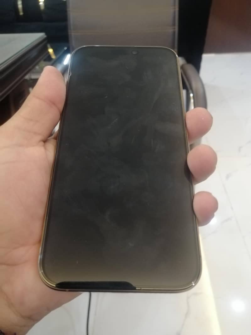Apple iPhone 16 Pro Max 7