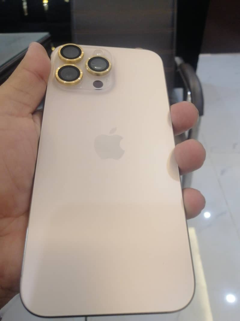 Apple iPhone 16 Pro Max 10
