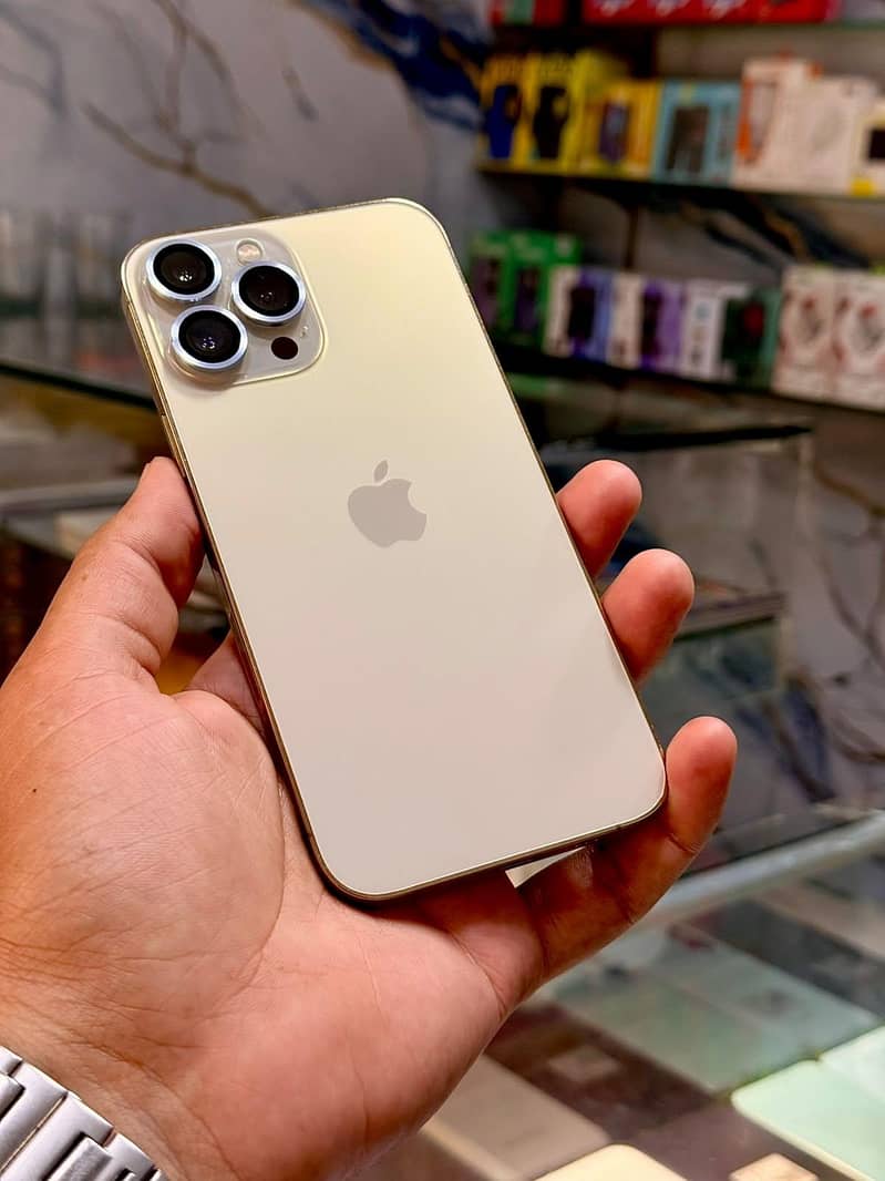 Apple iPhone 16 Pro Max 11