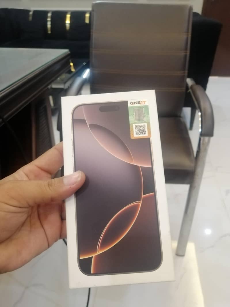 Apple iPhone 16 Pro Max 13