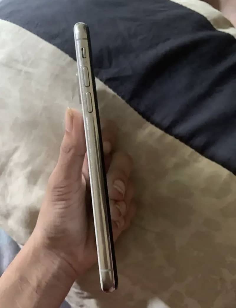 Apple iPhone X 2