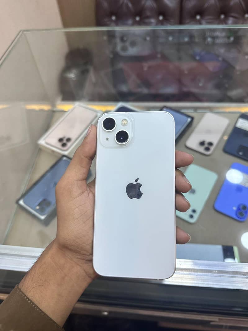 Apple iPhone 13 0