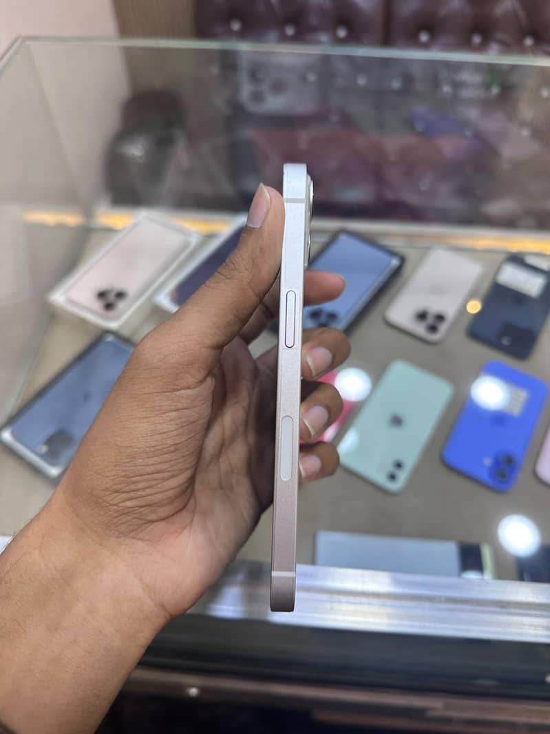 Apple iPhone 13 1