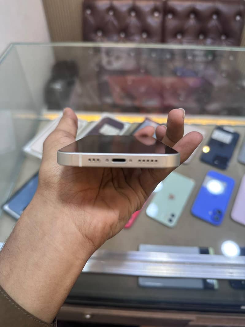 Apple iPhone 13 3
