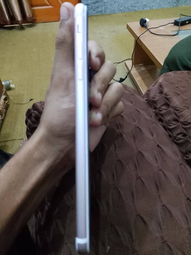 Apple iPhone 7 Plus 1