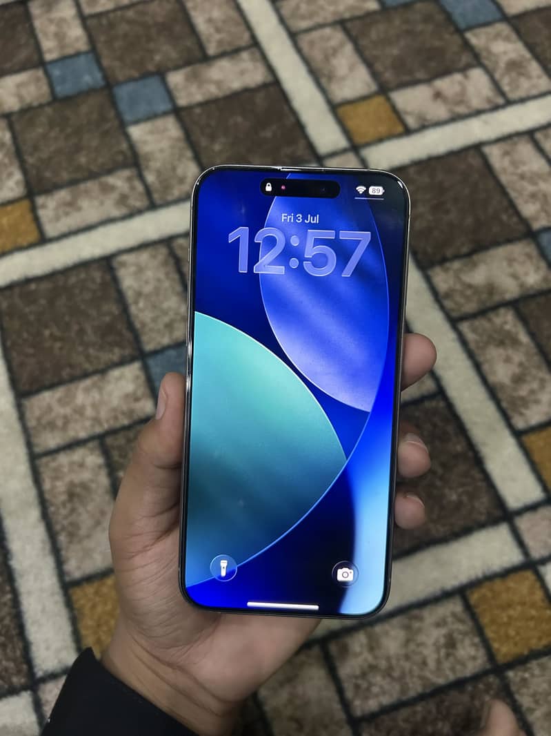 Apple iPhone 15 Pro Max 3
