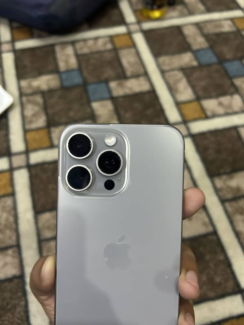 Apple iPhone 15 Pro Max 5