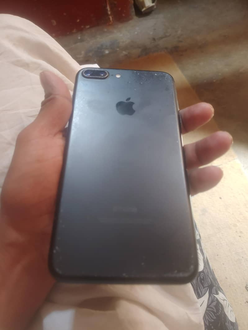 Apple iPhone 7 Plus 1