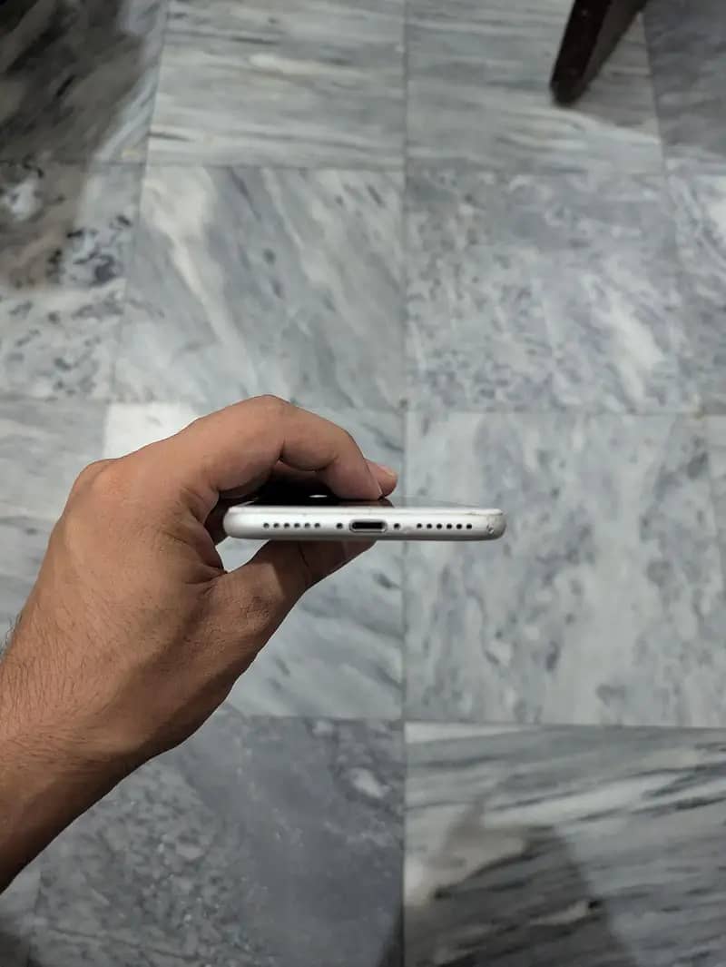 Apple iPhone 7 5