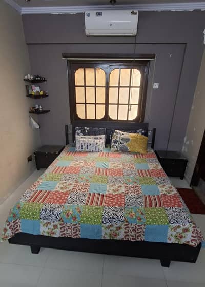 Kingsize black bed (Best quality wood)