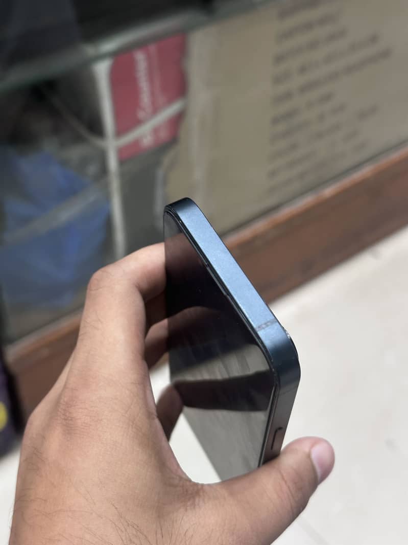 Apple iPhone 13 1