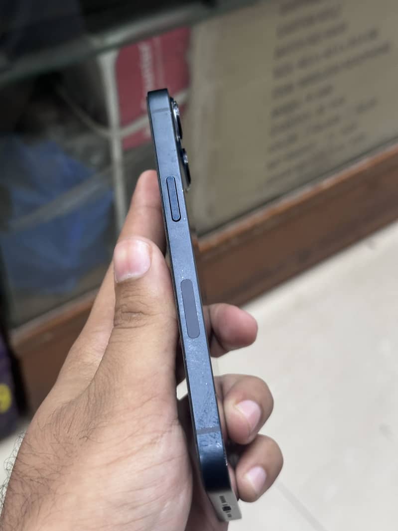 Apple iPhone 13 3