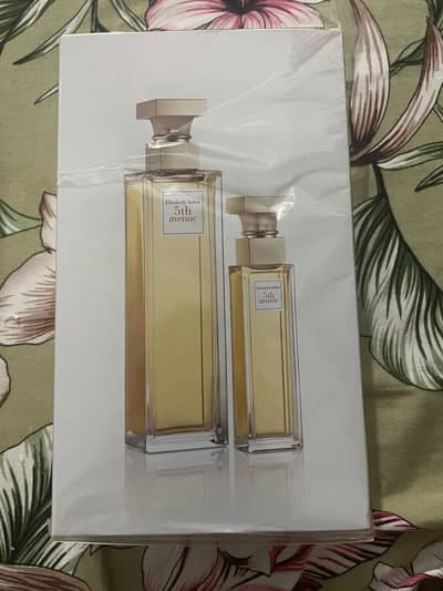 Elizabeth Arden 5th Avenue 125ml EDP Original Sealed - Rs 7000