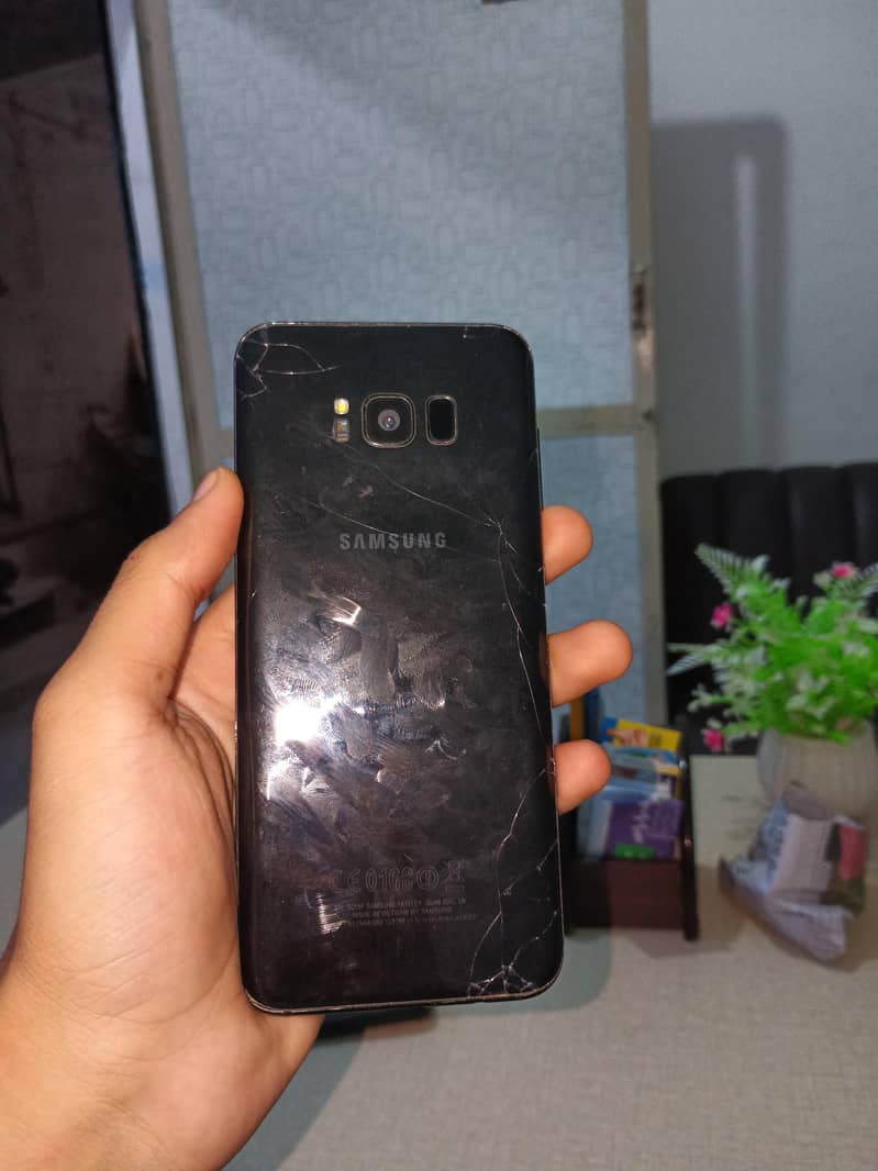Samsung Mobile S8 Plus 1