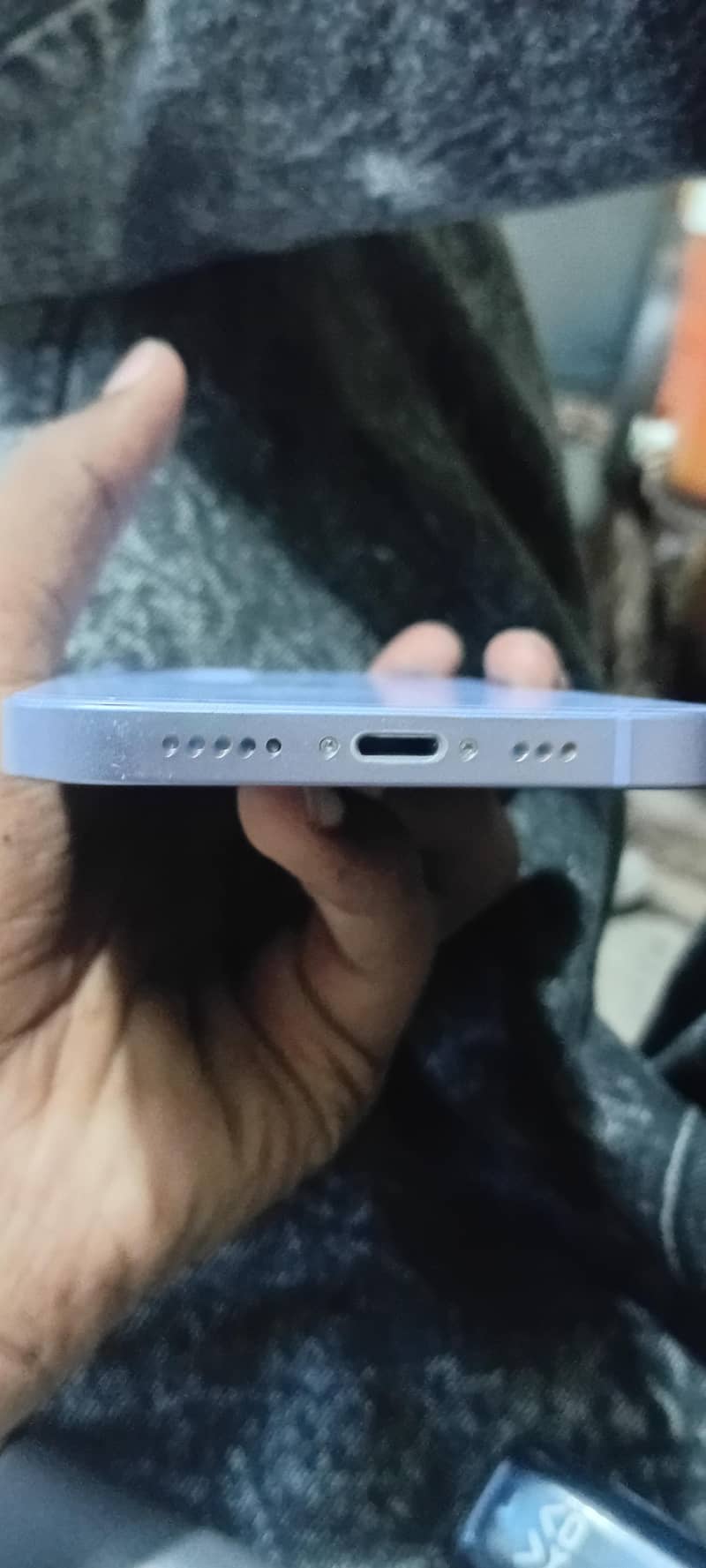 Apple iPhone 12 4