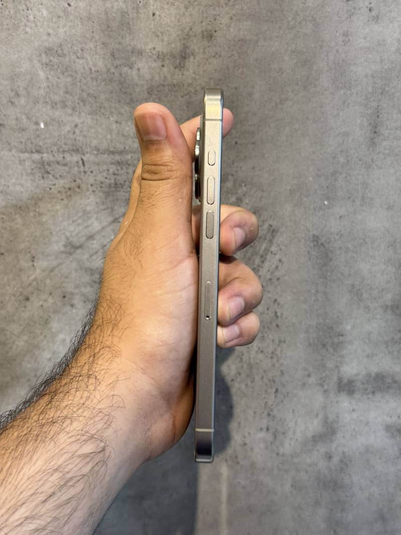 Apple iPhone 15 Pro Max 1