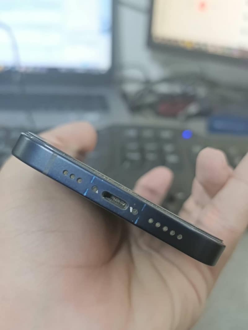 Apple iPhone 12 2