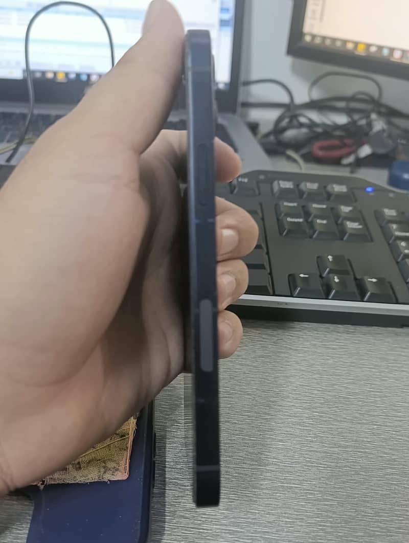 Apple iPhone 12 5