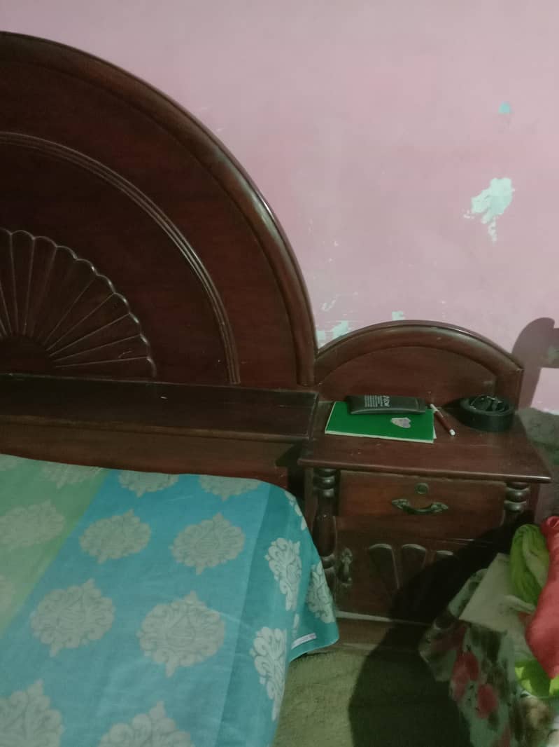 Double Bed with fix side table 1