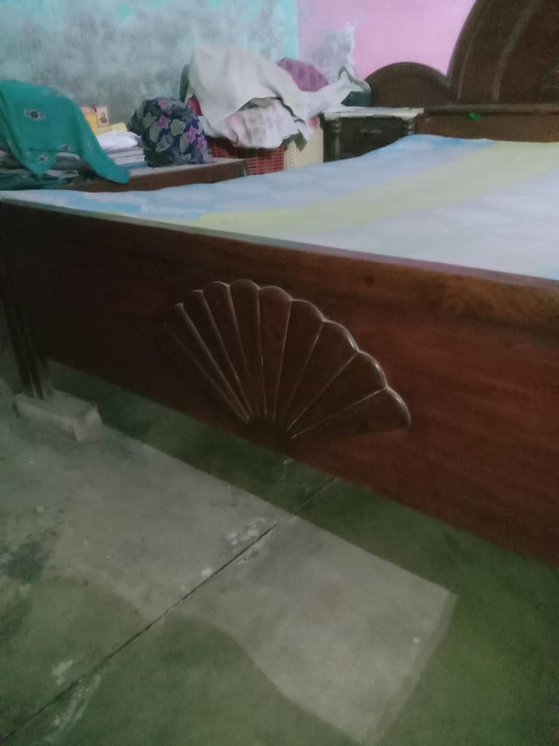 Double Bed with fix side table 2