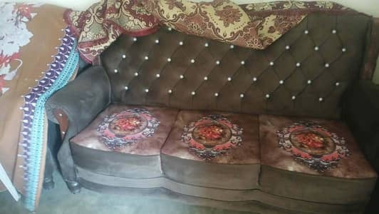 6 setr sofa with tapai new condition al furniture hai