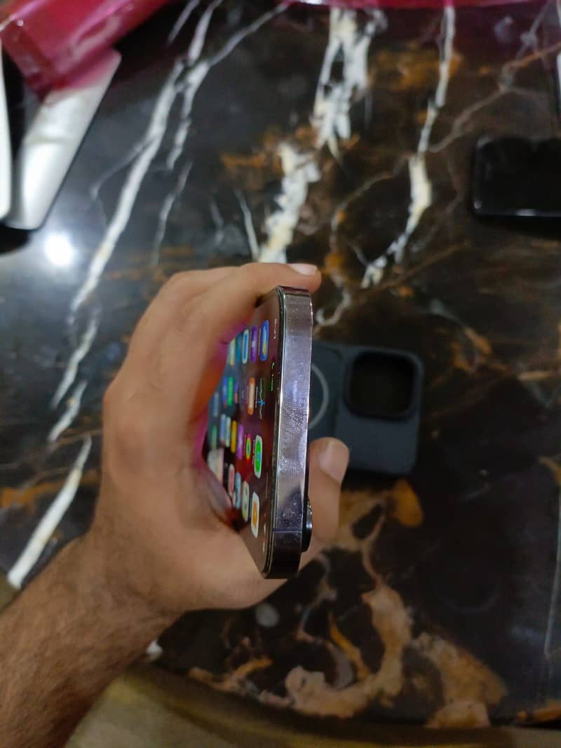 Apple iPhone 14 Pro Max 2