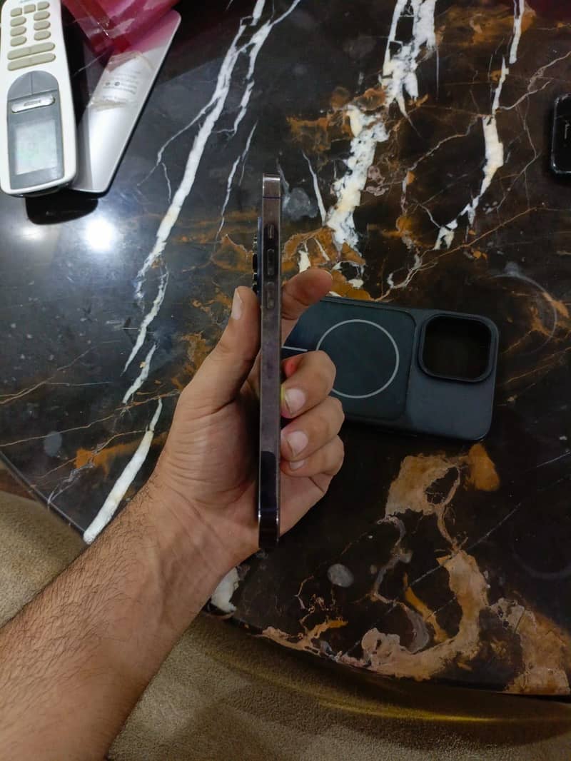 Apple iPhone 14 Pro Max 3