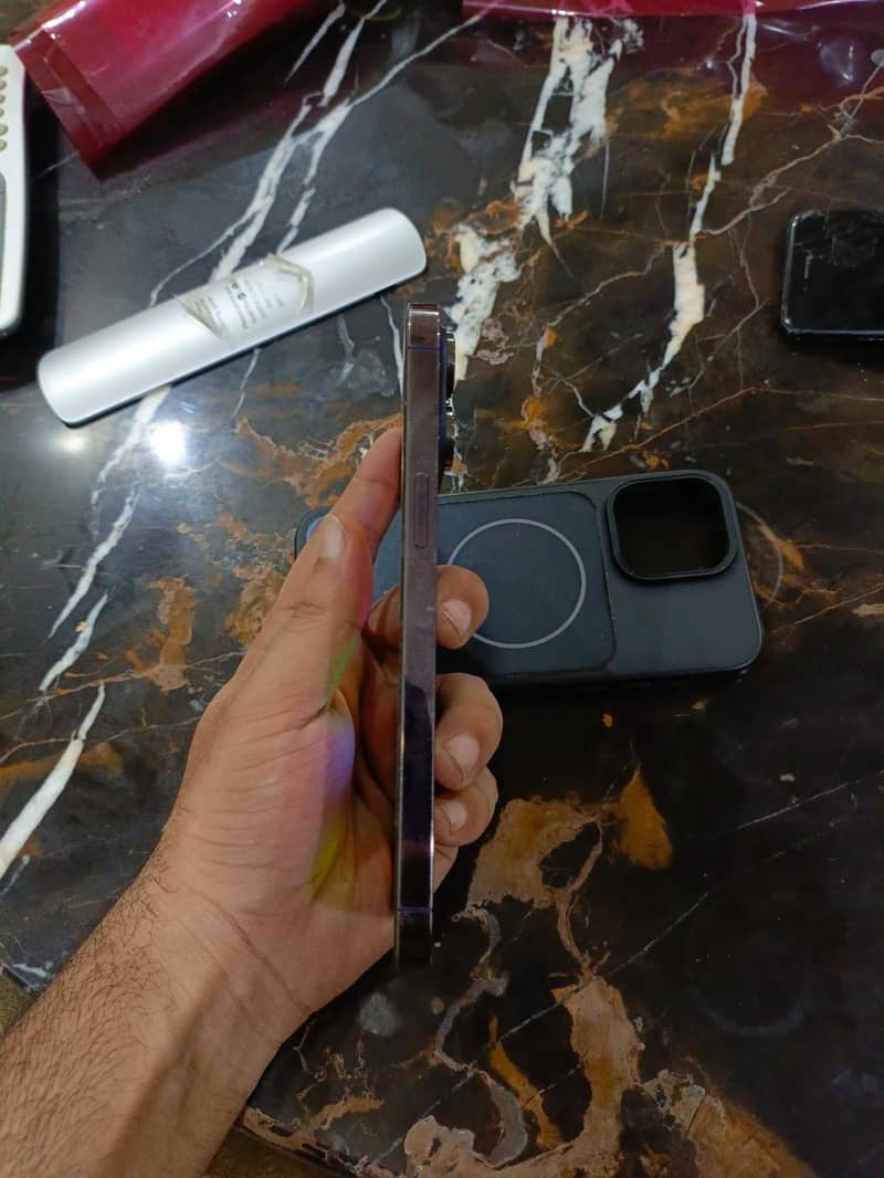 Apple iPhone 14 Pro Max 6