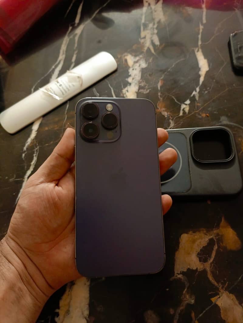 Apple iPhone 14 Pro Max 9