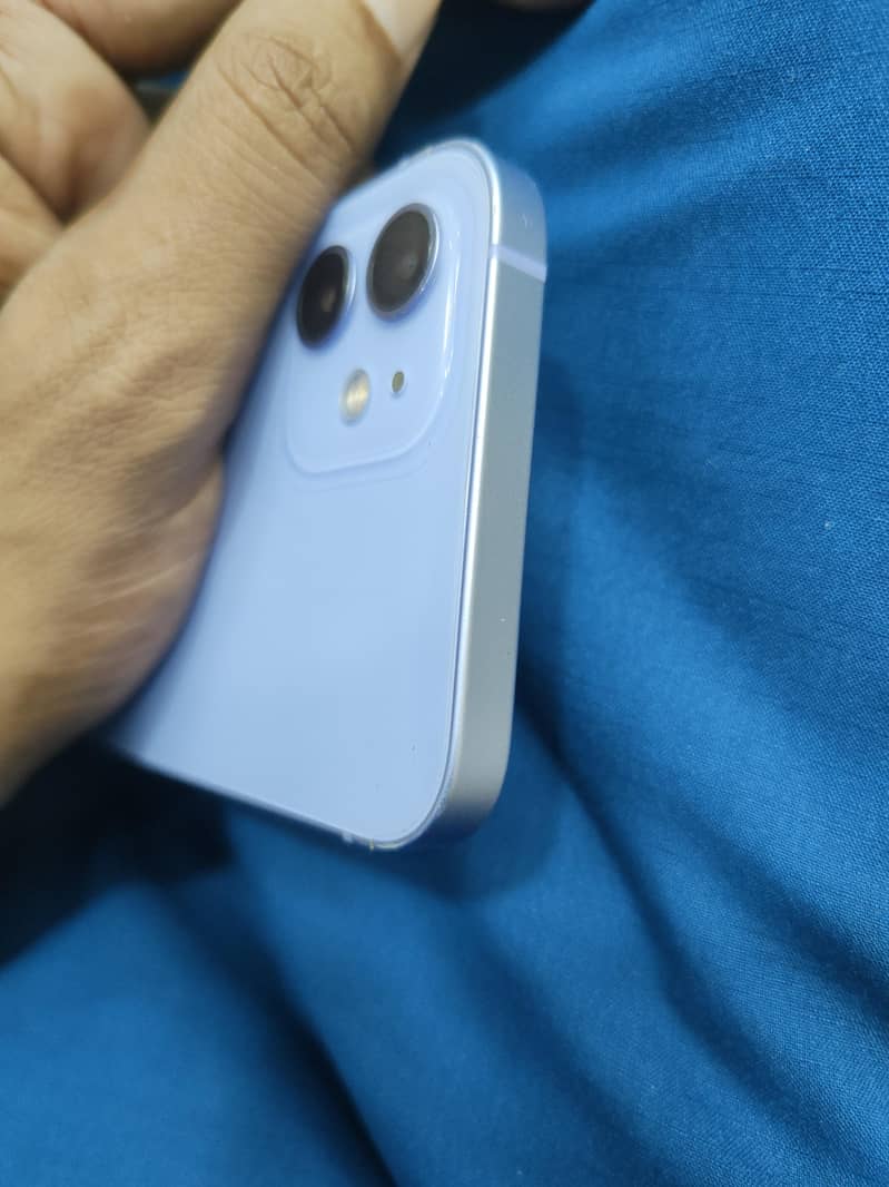 Apple iPhone 12 7