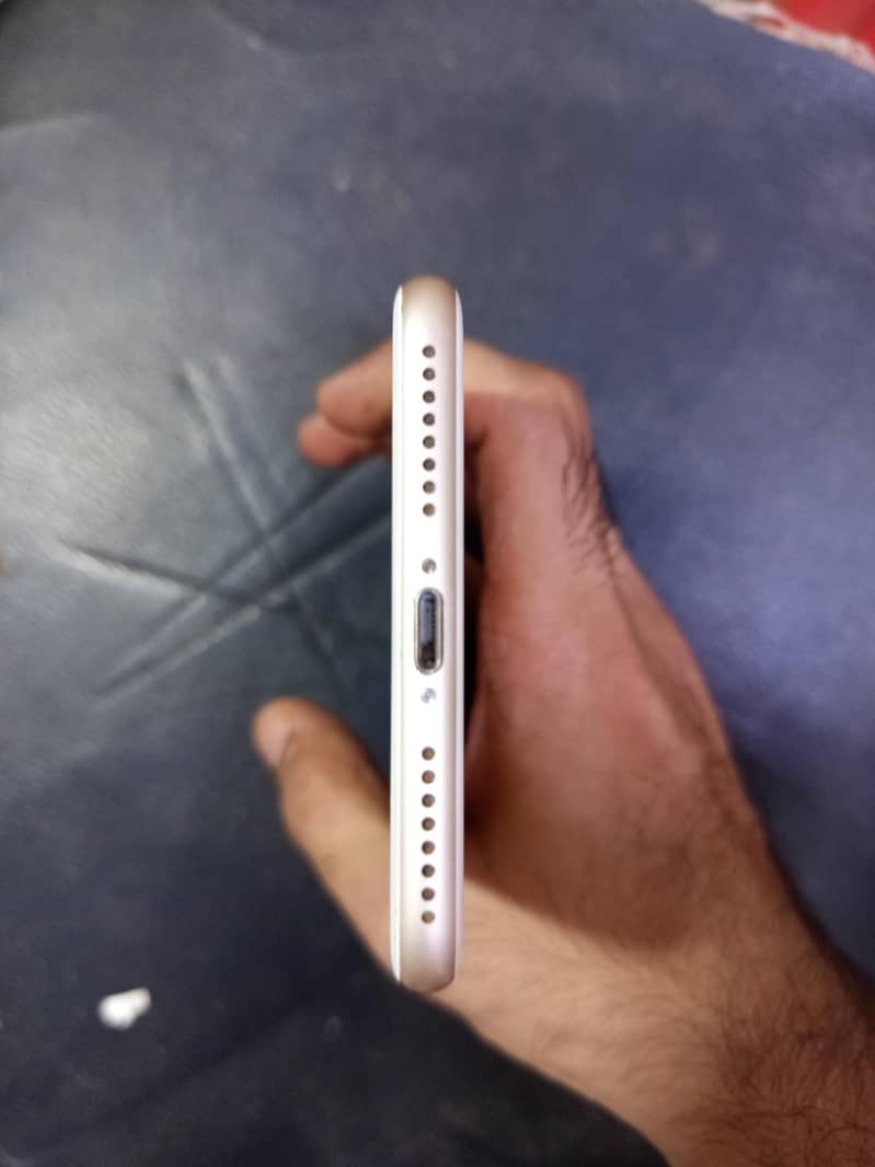 Apple iPhone 7 Plus 1