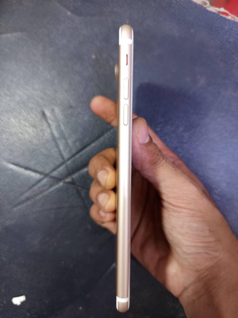 Apple iPhone 7 Plus 3