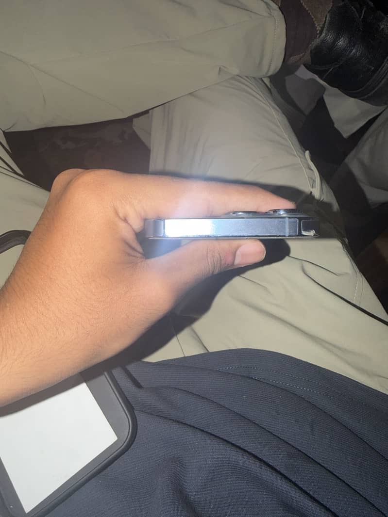 Apple iPhone 13 Pro 1