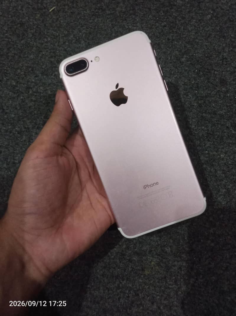 Apple iPhone 7 Plus 0