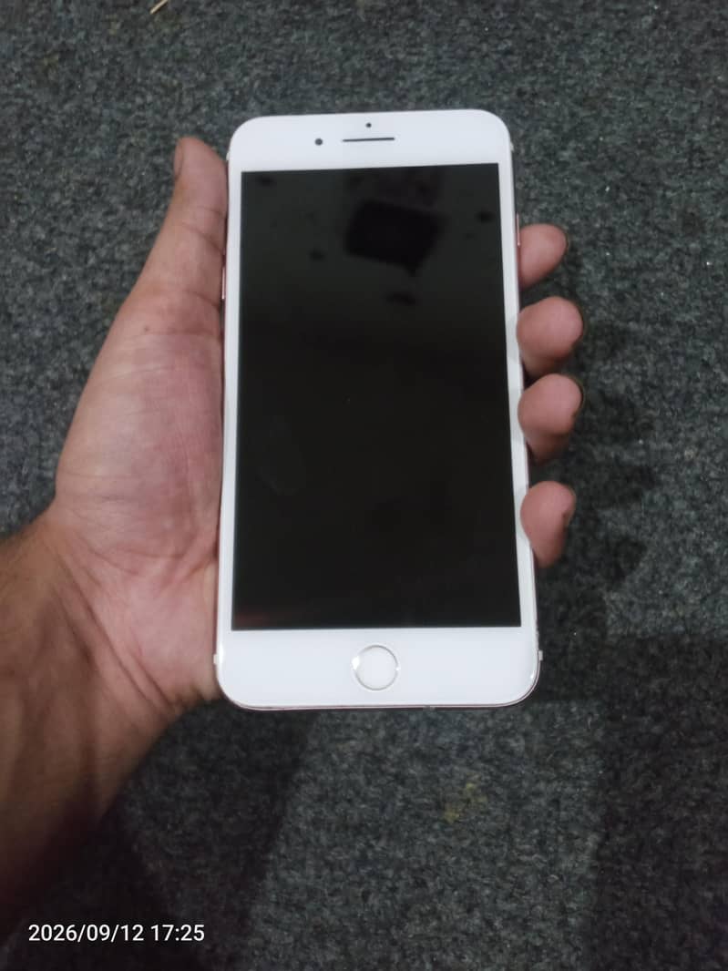 Apple iPhone 7 Plus 1