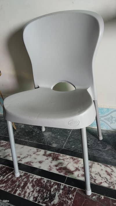 boss company brand new chairs set of 8 chairs
