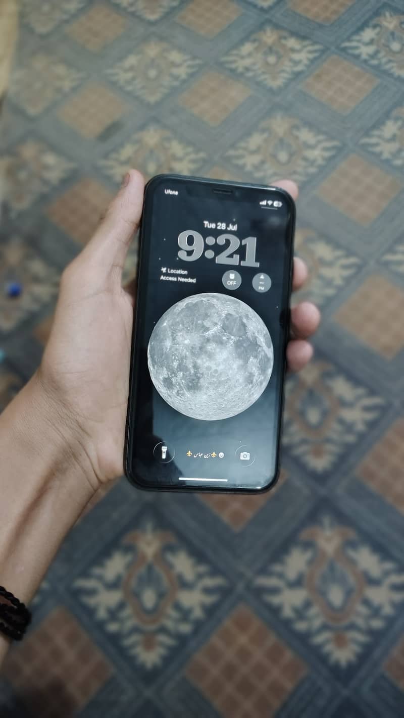 Apple iPhone 11 4