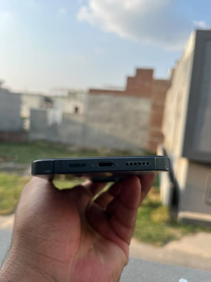Apple iPhone 12 Pro Max 4