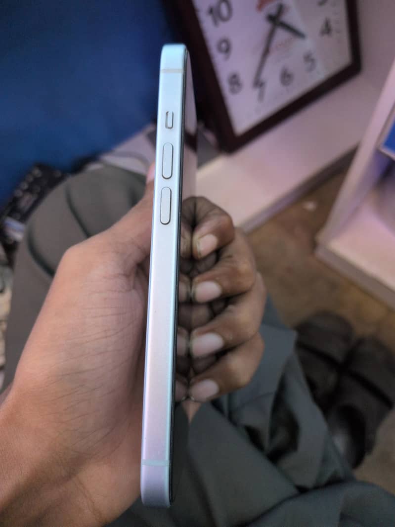 Apple iPhone 15 3