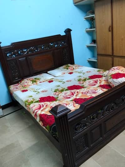 DOUBLE BED / DRESS TABLE / 7 SEAT SOFA