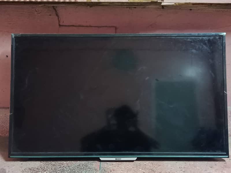 Orient 40 inch lcd simple panel damage 0